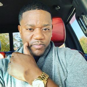 Meet your Posher, Carlos